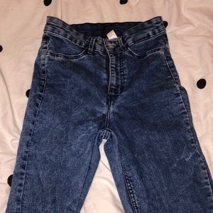 High waisted jeans